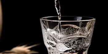 白酒行业的一物一码营销数字化转型：提升开瓶率的战略之道